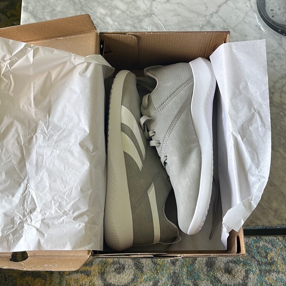 Reebok Ardara 3.0 womens Walking Sneakers Size 9 - Picture 2 of 7